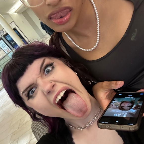 Meet your Posher, Sneezer G. - Picture 2 of 3